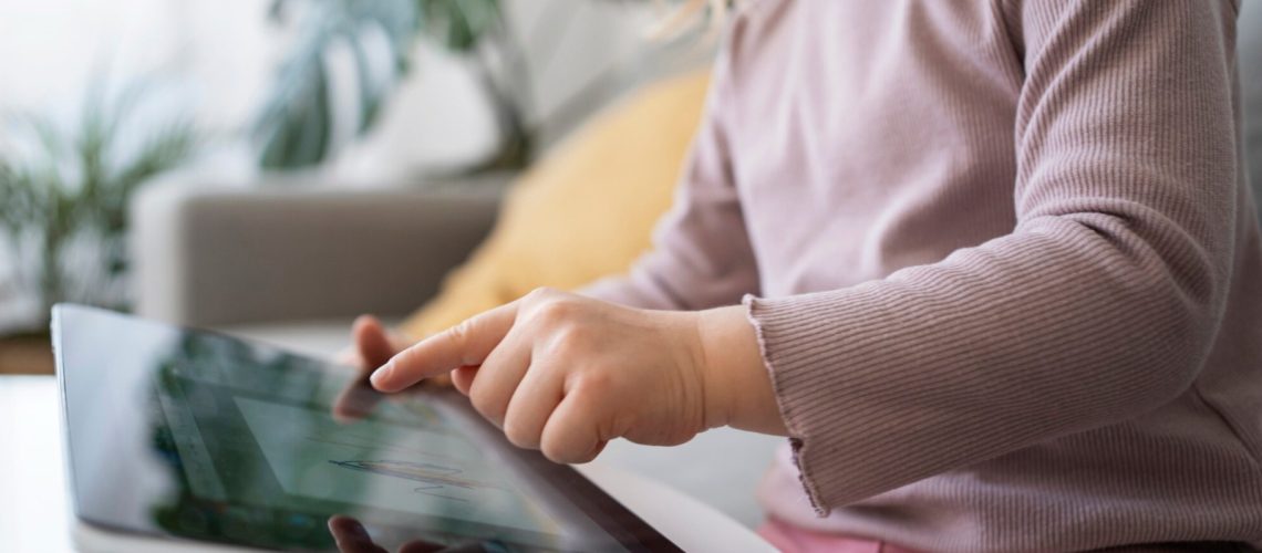 Çocuklarda Güvenli Teknoloji Kullanımı: Dijital Dünyanın Kapılarını Güvenle Aralayın